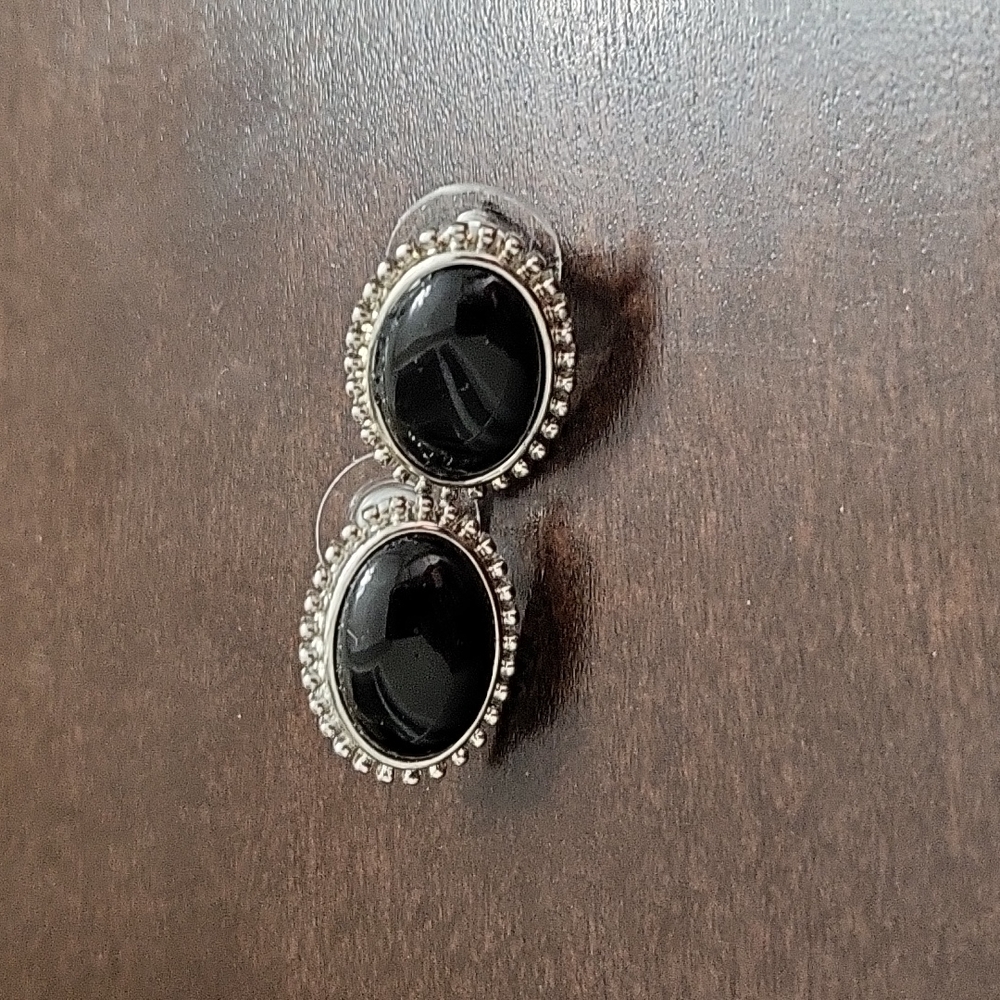 Gorgeous black and silver earrings